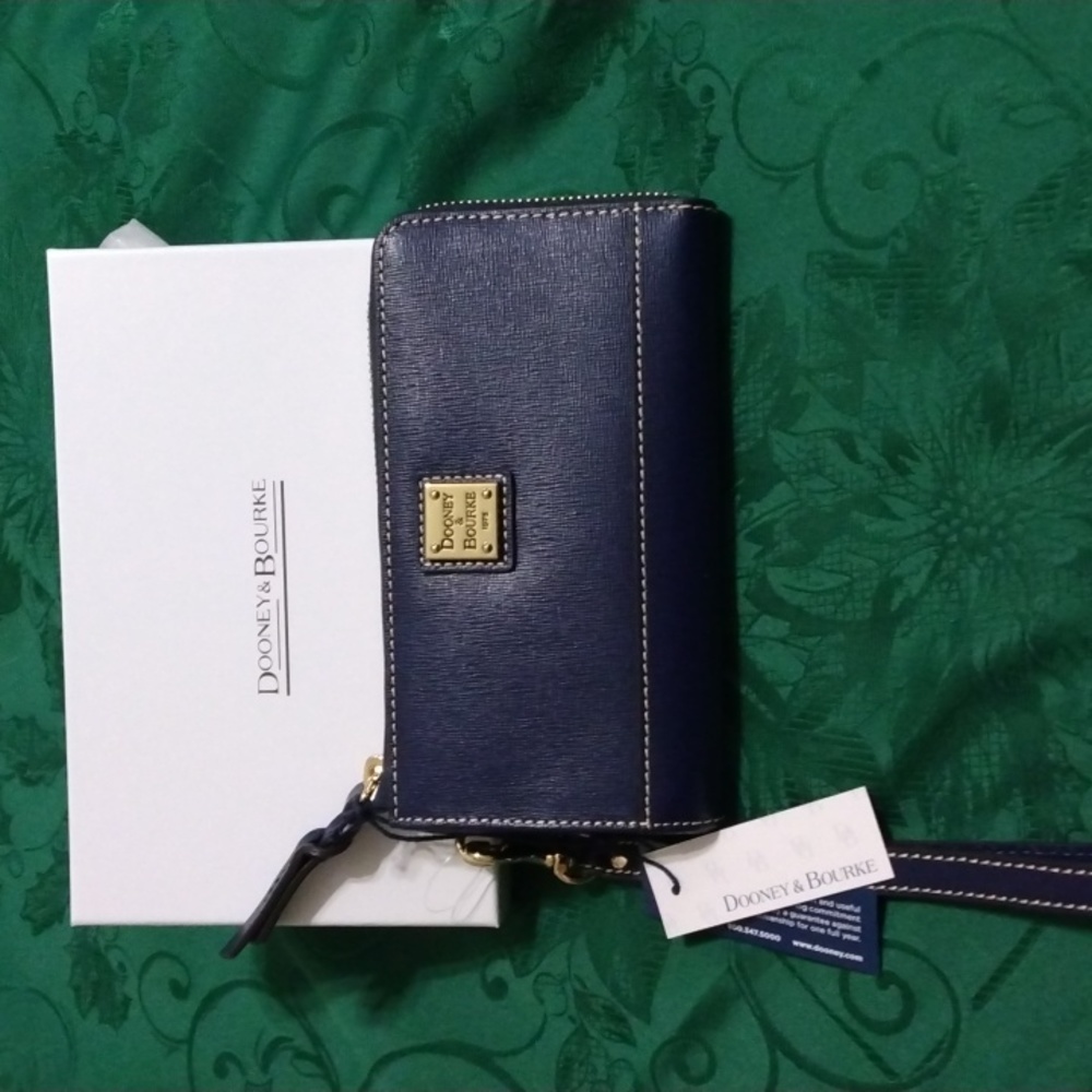 DOONEY & BOURKE SAFFIANO LEATHER FOLDED ZIP WRISTLET IN MARINE BLUE NWT